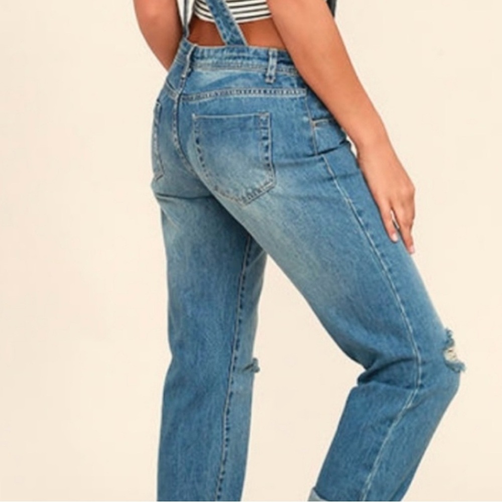 Lulu's  distressed denim overalls - Picture 4 of 11